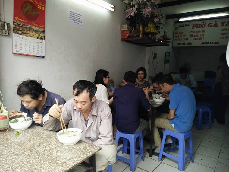 Sự thật về bát phở giá 300 nghìn: Chủ quán là người có tâm? ảnh 1
