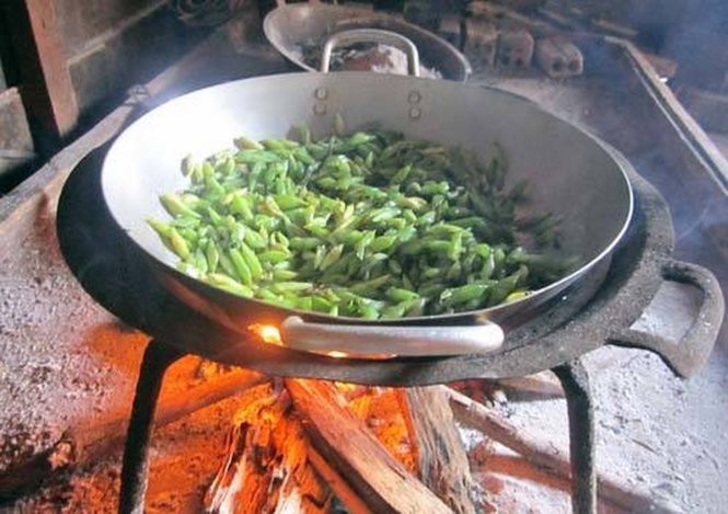 Mùa săn sâu muồng ở cực Bắc Tây Nguyên ảnh 4