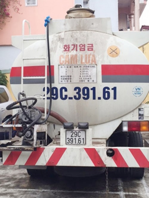 Tiết lộ gây 'sốc' về giá giao dịch 9.000 lít chất lỏng nghi xăng ảnh 1