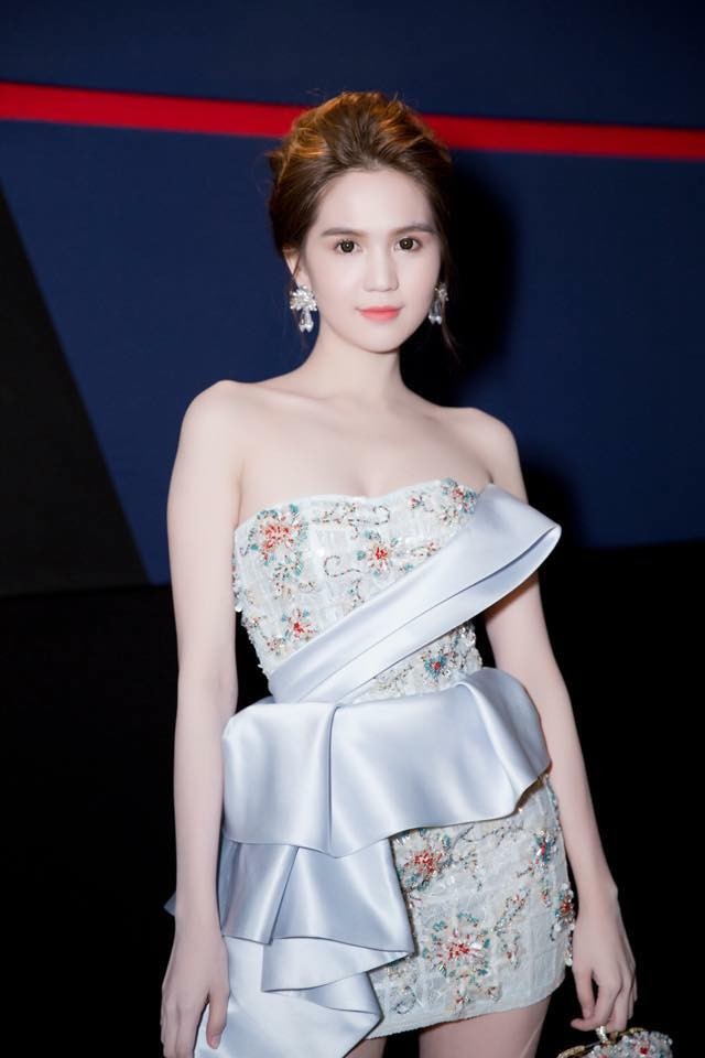 Những shoot hình vòng eo 56 đang làm mưa làm gió của Ngọc Trinh ảnh 4