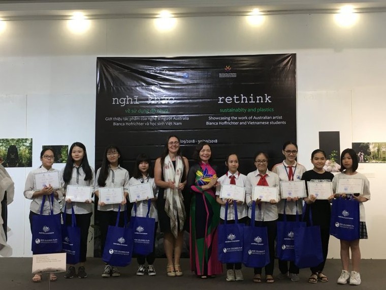 Triển lãm 'Nghĩ khác' – Khi nghệ thuật được làm từ rác thải ảnh 2