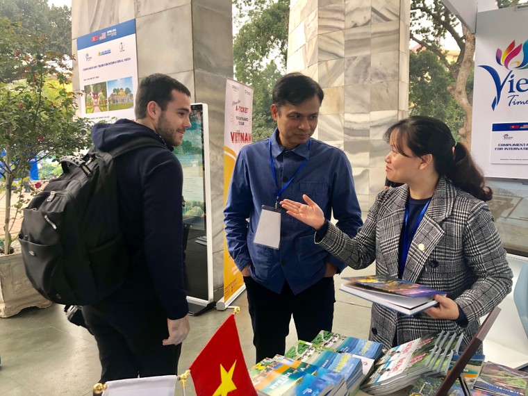 [Ảnh] Du lịch Việt Nam tặng phóng viên quốc tế dự thượng đỉnh Mỹ-Triều những món quà gì? ảnh 2