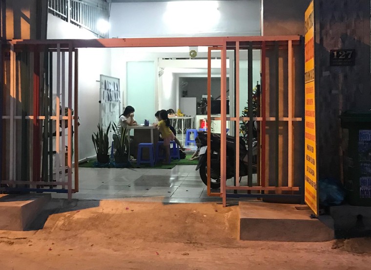 Khi trẻ lớp Một bị quá tải – Bài 1: Học cả ngày lẫn đêm vẫn lo thi rớt ảnh 2