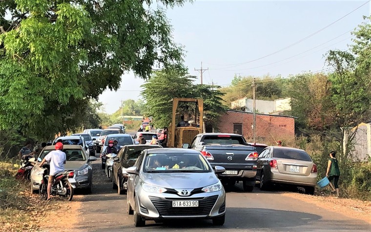 Giá đất tăng gấp 3 lần sau những đề xuất xây dựng sân bay ảnh 1