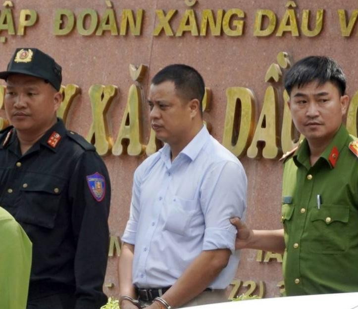 Bắt tạm giam Giám đốc Petrolimex Long An ảnh 2