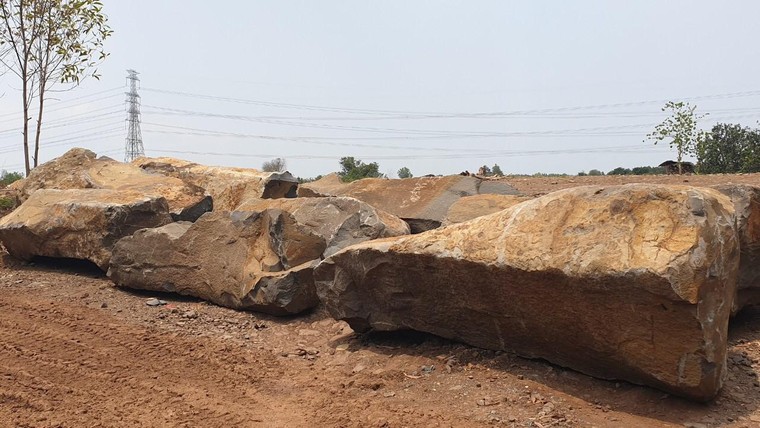 Khai thác đá mồ côi ở Đồng Nai - Bài 1: San bằng quả đồi trong một tháng?! ảnh 1