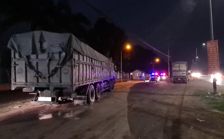 Đồng Nai: Trắng đêm bắt xe chở cát quá tải 300% ảnh 2