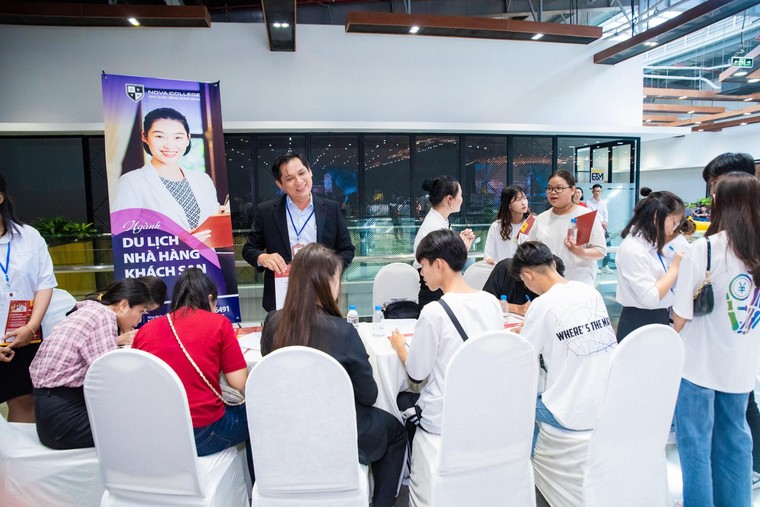 Nova College đào tạo nhóm ngành thời thượng: Du lịch, nhà hàng, khách sạn ảnh 1