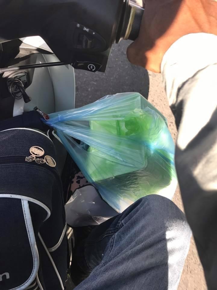 Họ đối mặt với đại dịch COVID-19 như thế nào? - Bài 3: Tài xế taxi, xe ôm: trăm nỗi lo ảnh 1