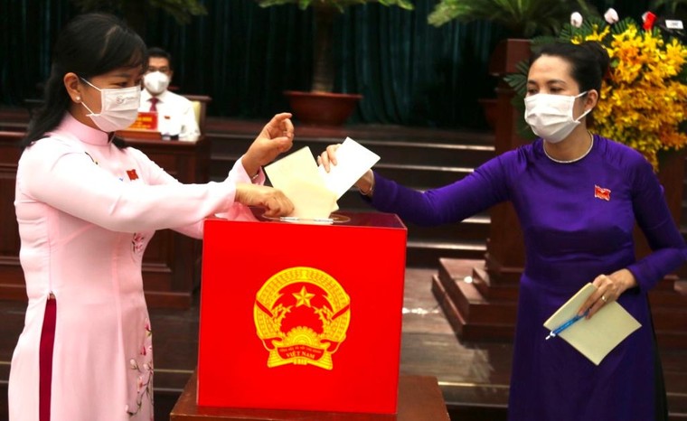 Ông Nguyễn Thành Phong tái đắc cử chức danh Chủ tịch UBND TP.HCM nhiệm kỳ 2021-2026 ảnh 2