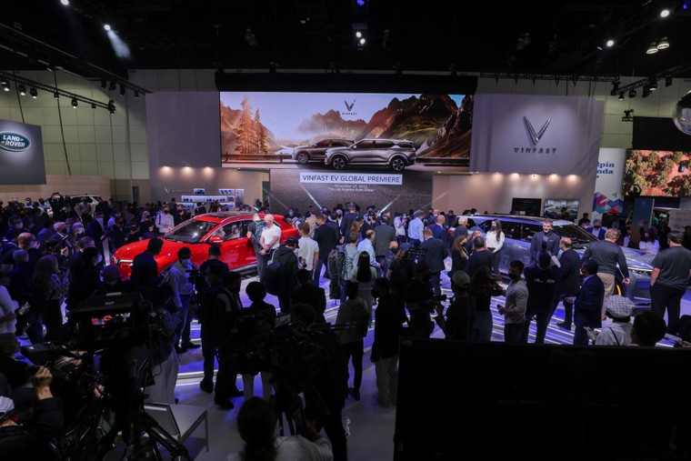VinFast ra mắt toàn cầu thương hiệu xe điện tại Triển lãm ô tô Los Angeles 2021 ảnh 5