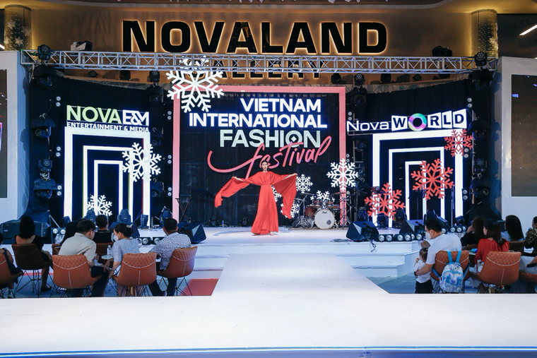 NTK Adrian Anh Tuấn truyền cảm hứng với BST Day Dreams mang sắc màu của biển ảnh 1