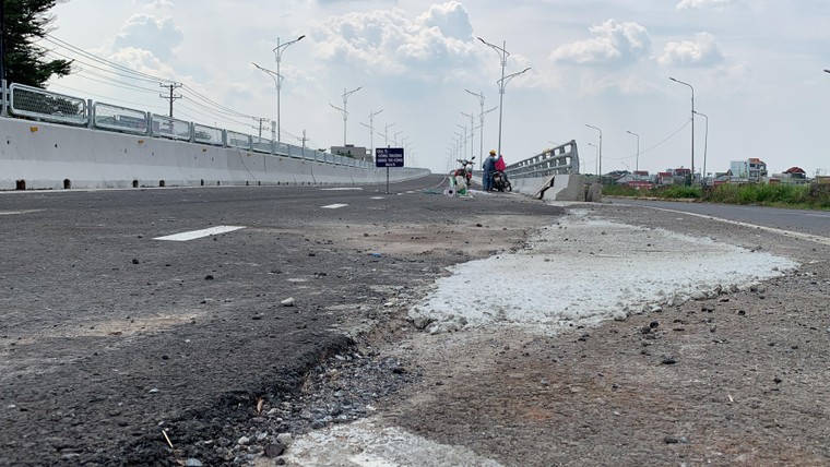 Bất cập tại Cầu vượt Dầu Giây - Bài 1: Thi công cẩu thả tại dự án 13 triệu USD ảnh 1