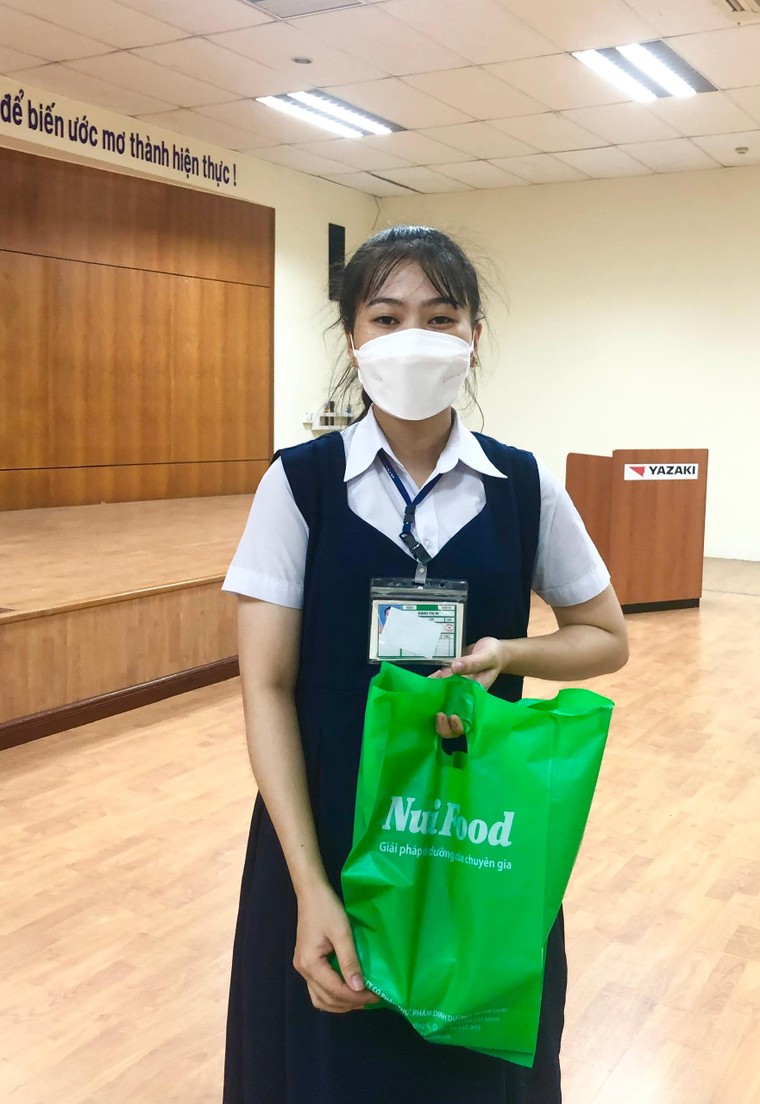 Nụ cười hạnh phúc của những người nghèo mưu sinh trên đất Bình Dương ảnh 4