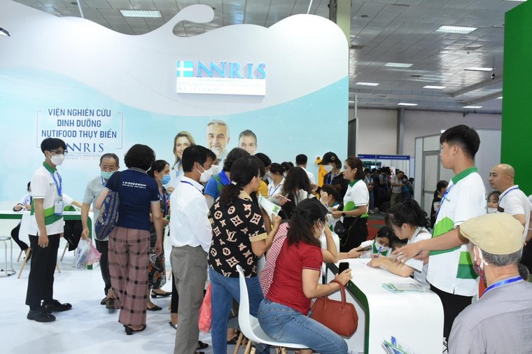 Từng khách hàng đón nhận giải pháp dinh dưỡng từ ngôi nhà Dinh dưỡng Nutifood ảnh 1