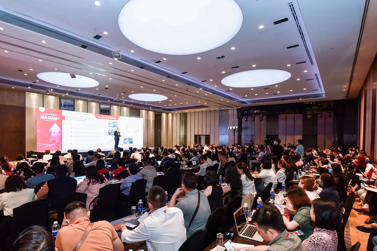 Sau sốt đất ảo cục bộ, giá thị trường bất động sản sụt giảm mạnh ảnh 2