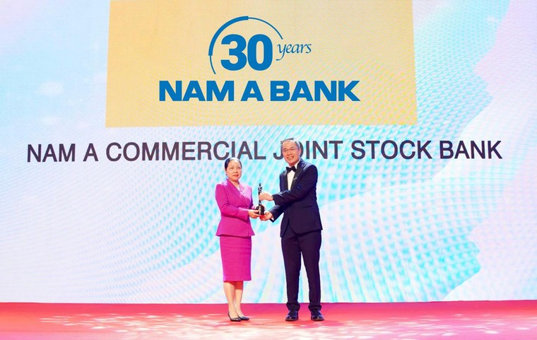 Nam A Bank đạt giải thưởng vì nỗ lực kiến tạo môi trường làm việc tốt nhất cho nhân viên ảnh 1