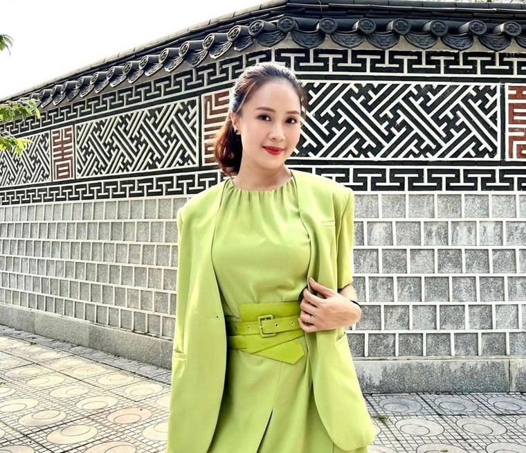 Diễn viên Hồng Diễm: “Thành công của tôi là được nhìn các con vui khỏe lớn khôn” ảnh 1