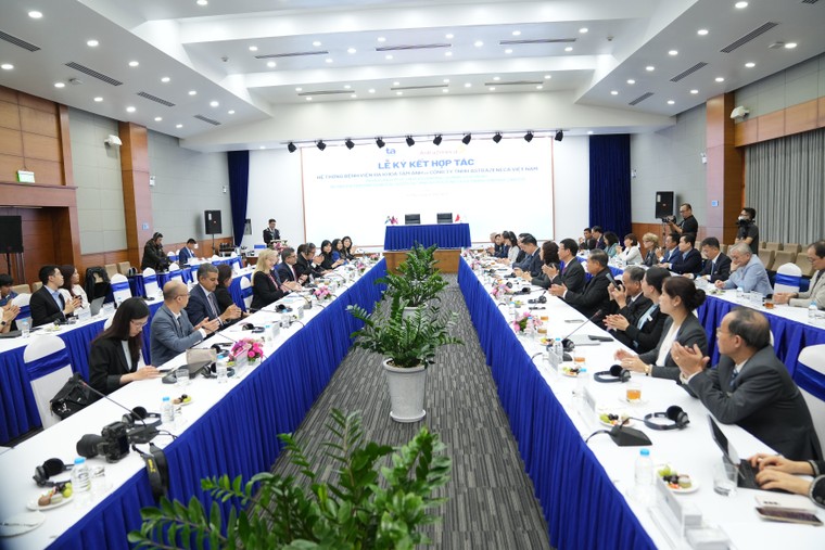 Bệnh viện Tâm Anh ký kết hợp tác thử nghiệm lâm sàng thuốc và vắc xin với AstraZeneca ảnh 1