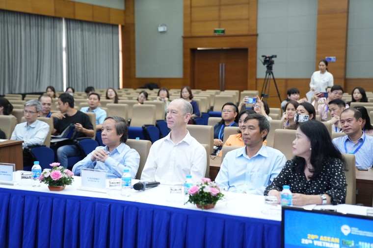 Hai kỹ thuật mổ tai phức tạp tại Hội nghị quốc tế ảnh 3