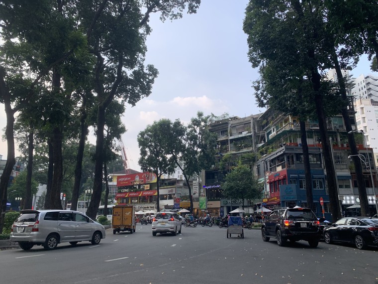 Suy thoái kinh tế ở TP.HCM – Bài 2: Những hàng quán vắng khách ảnh 1