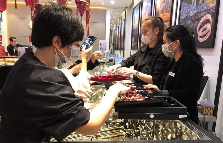 Độc quyền phân phối vàng miếng để thao túng giá? ảnh 1