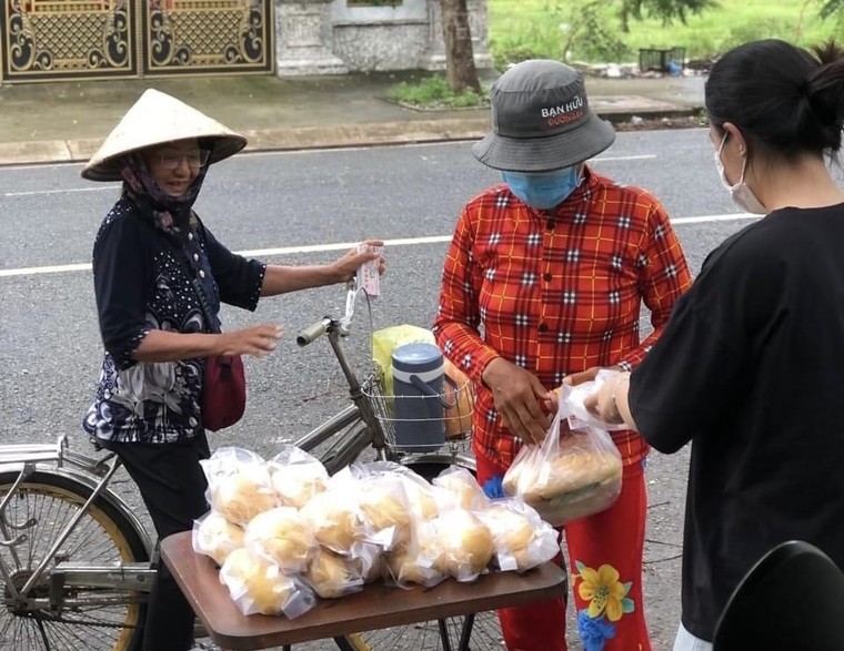 0 đồng và sự hào sảng của người Sài Gòn: Bài 2: Ấm áp những bữa cơm 0 đồng ảnh 1