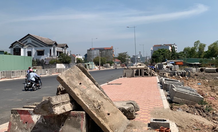 Tập đoàn Anh Vinh - Nhà thầu ì ạch - Bài 2: Thoát nước cũng chậm, làm đường cũng chậm! ảnh 4