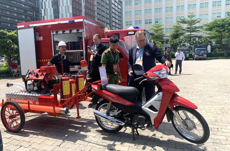 Nhiều thiết bị hiện đại tham gia triển lãm quốc tế PCCC 2024 tại TP.HCM ảnh 4