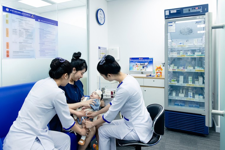 Người dân cả nước tiêm chủng an toàn tại gần 200 trung tâm VNVC ảnh 2