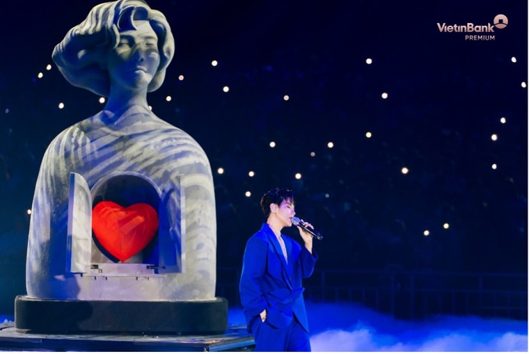 Bùng nổ cảm xúc với đêm nhạc Sống trọn tinh hoa đánh dấu hành trình 10 năm VietinBank Premium ảnh 4