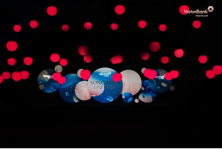 Bùng nổ cảm xúc với đêm nhạc Sống trọn tinh hoa đánh dấu hành trình 10 năm VietinBank Premium ảnh 8