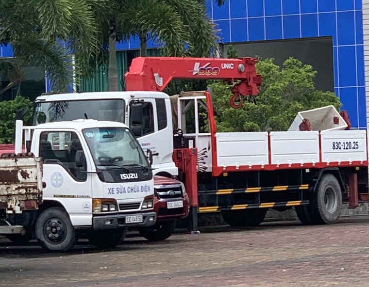 Bài 2: Điện lực Sóc Trăng mua xe tải cẩu cao hơn giá thị trường gần 9,5 tỷ đồng ảnh 1