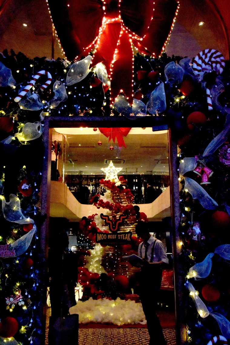 Sài Gòn trang hoàng rực rỡ đón Giáng Sinh ảnh 9