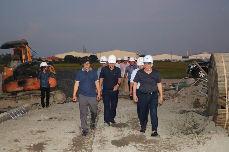 Ngành Điện miền Nam “Xuyên đêm” đưa các công trình điện trọng điểm về đích ảnh 8