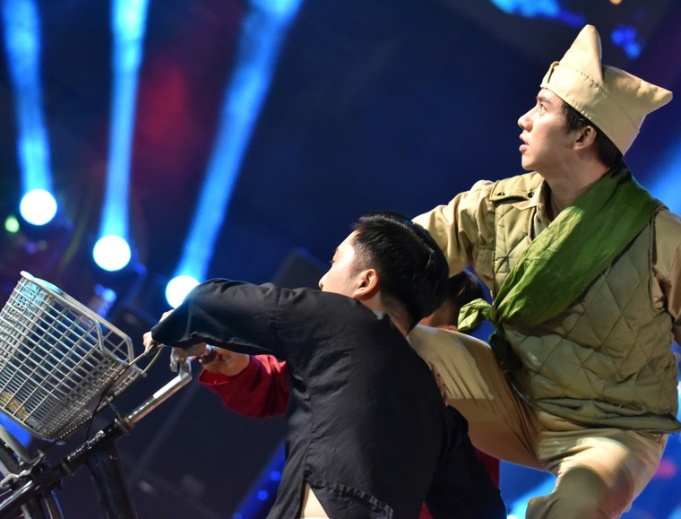 Hàng nghìn người tham dự đêm nhạc “Bài ca không quên” ảnh 8