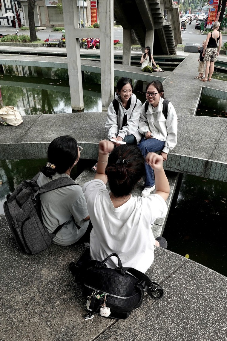 Hồ Con Rùa ngày và đêm đón năm mới 2025 ảnh 17