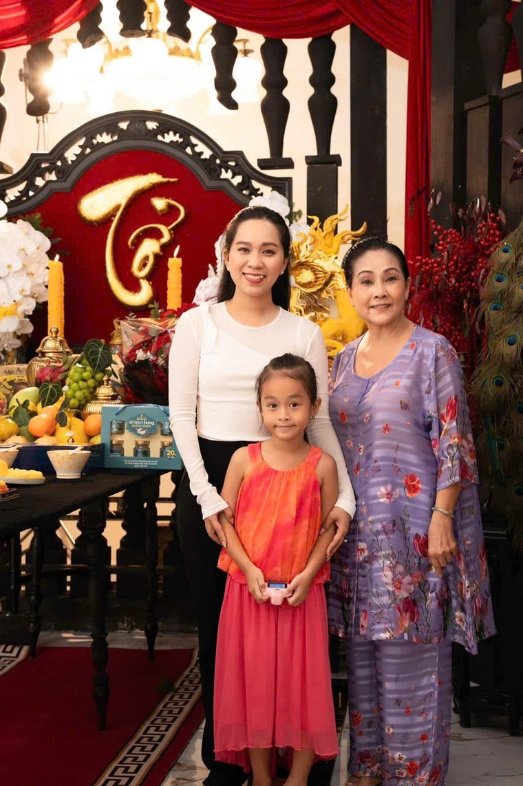 Vụ thừa kế di sản NSƯT Vũ Linh: Hồng Phượng nói gì sau khi Hồng Loan kháng cáo? ảnh 1