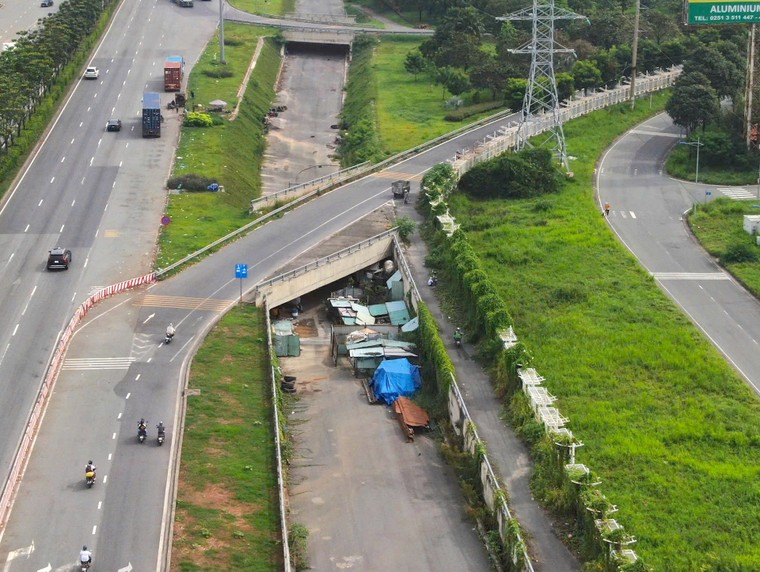 Những công trình lãng phí ở TP.HCM - Bài 3: Tuyến đường triệu đô ở cửa ngõ phía đông 15 năm chưa về đích? ảnh 3