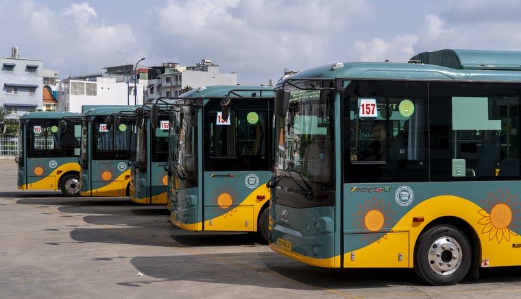 TP.HCM: Xe buýt Phương Trang phục vụ người dân miễn phí trong hai ngày 30/4 và 1/5 ảnh 2