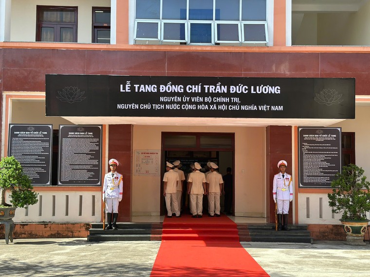 Lễ viếng nguyên Chủ tịch nước Trần Đức Lương tại quê nhà ảnh 2