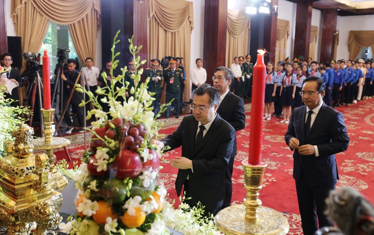 Lãnh đạo và nhân dân TP.HCM vô cùng thương tiếc nguyên Chủ tịch nước Trần Đức Lương ảnh 8