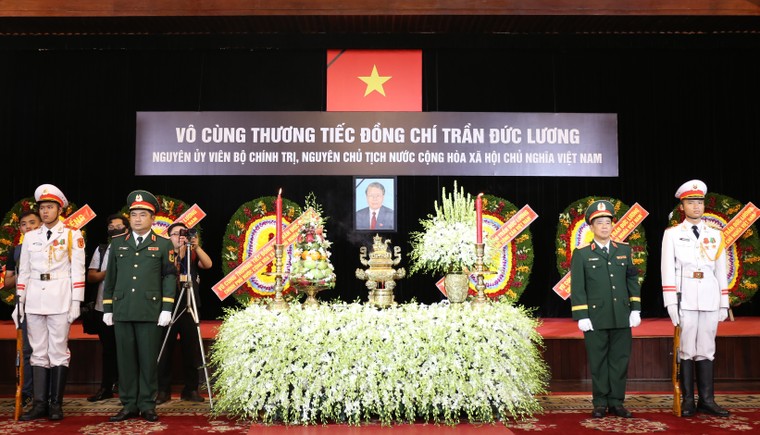 Lãnh đạo và nhân dân TP.HCM vô cùng thương tiếc nguyên Chủ tịch nước Trần Đức Lương ảnh 1