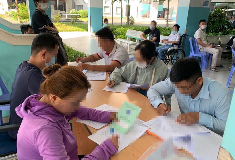 TP.HCM: Khoảng 10.000 hồ sơ trợ cấp thất nghiệp được nộp mỗi tháng ảnh 1