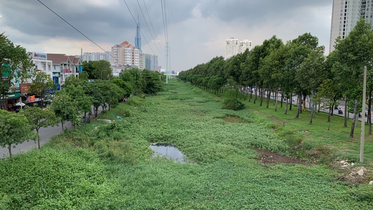 Hạ tầng TP.Thủ Đức bây giờ ra sao? - Bài 2: Người dân khốn khổ chống đỡ ngập nước quanh chợ ảnh 6