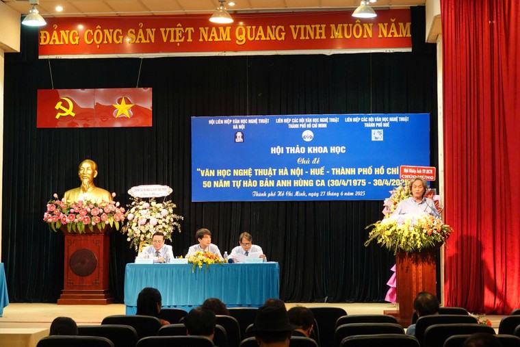 Văn học nghệ thuật Hà Nội - Huế - Thành phố Hồ Chí Minh: 50 năm tự hào bản anh hùng ca ảnh 1