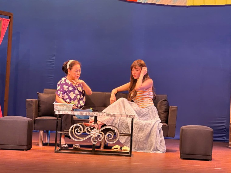 Bánh mì và hoa hồng: hai mặt của tình yêu ảnh 2