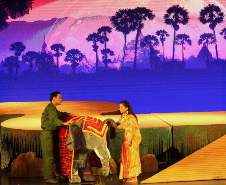 Đoàn Nghệ thuật Cải lương Vàm Cỏ khởi công vở Đế đô sóng cả ảnh 1