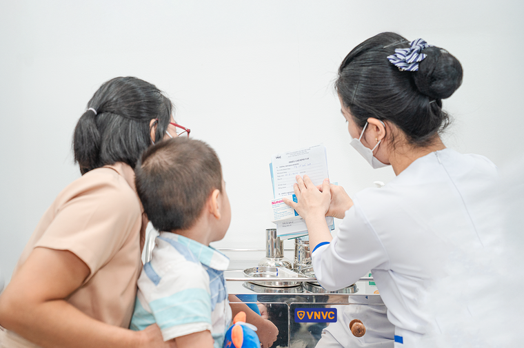 Lần đầu tiên trẻ em Việt Nam được bảo vệ khỏi não mô cầu từ 6 tuần tuổi ảnh 2