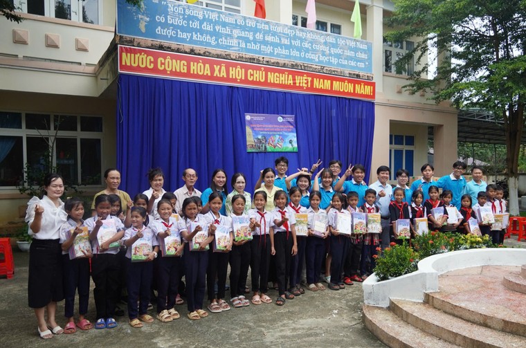 Đêm văn nghệ từ thiện của nhóm Hoa Bồ Công Anh ảnh 3